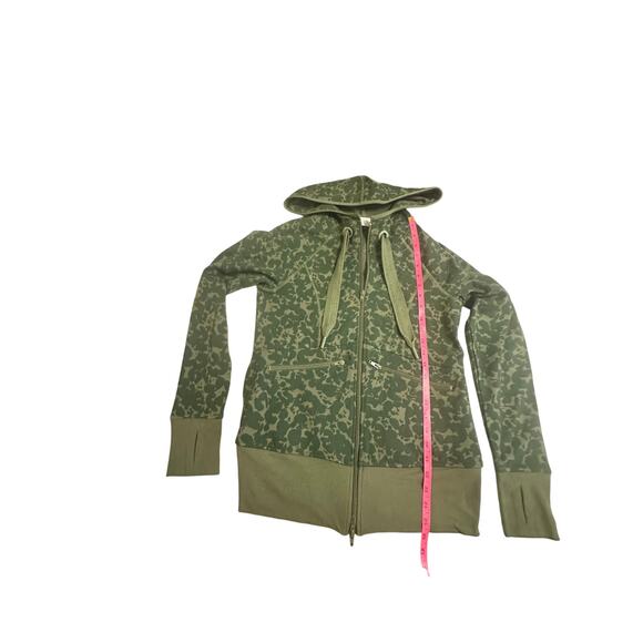 🪖 Cabi Green Camo Print Zip Hoodie - Size S | Cozy & Stylish Streetwear - Picture 7 of 11